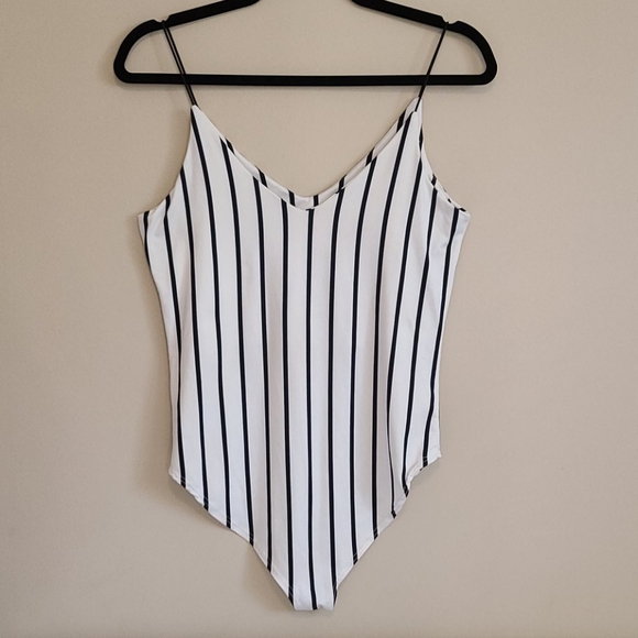 Stripe Bodysuit - Picture 2 of 4